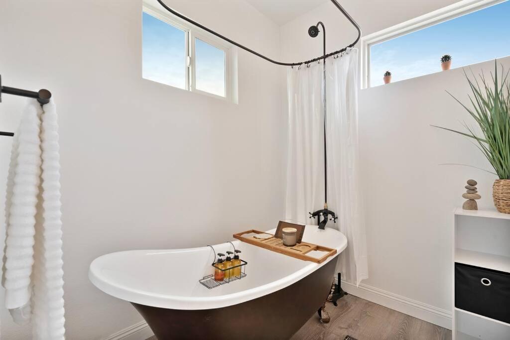 Beautiful Newly Remodeled Home, Near Jt Park Joshua Tree Exterior photo